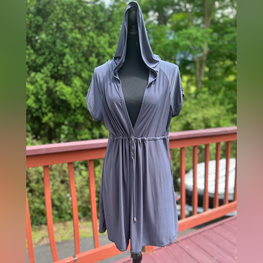 MAGIC SUIT GRAY WOMENS COVERUP WITH HOOD SIZE MEDIUM - Picture 1 of 11